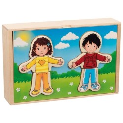 Момче и момиче за обличане в дървена кутия